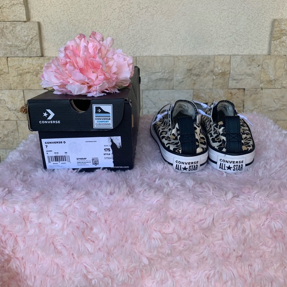 Leopard/cheetah print converse! Brand new never worn! Comfort cushion! - Picture 3 of 5